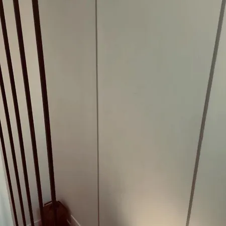 Almond Chambers ناوسا