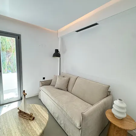 Almond Chambers شقة