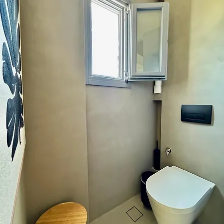 Almond Chambers شقة ناوسا
