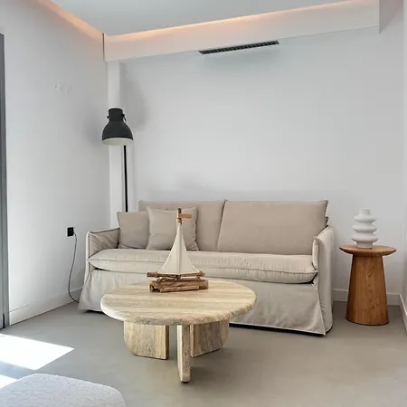 Almond Chambers ناوسا
