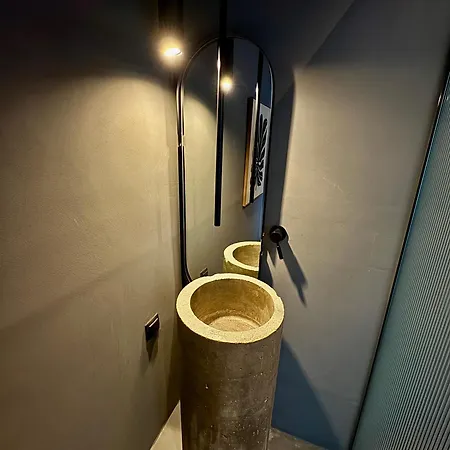 Almond Chambers * ناوسا